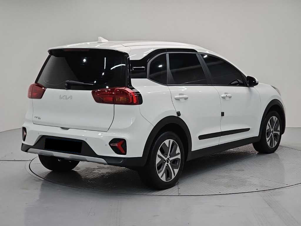 Kia Niro — photo 04