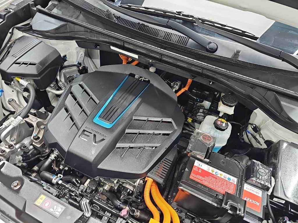 Kia Niro — photo 05
