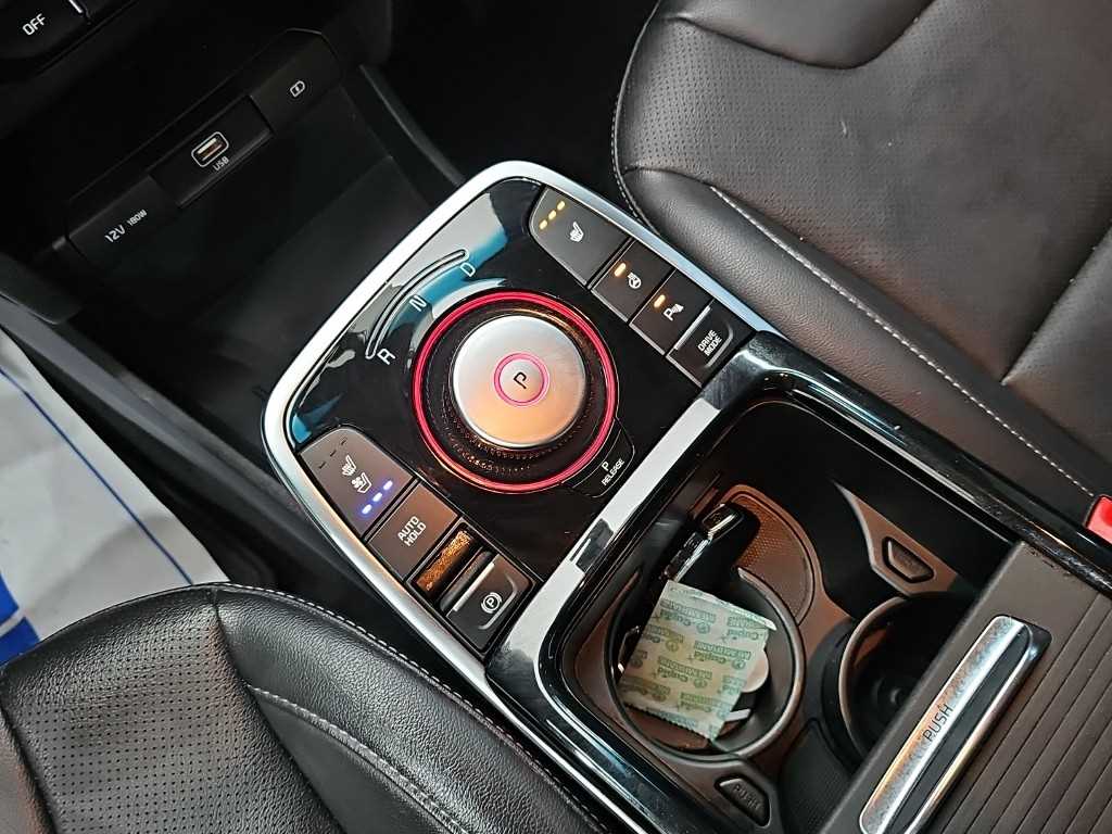 Kia Niro — photo 08