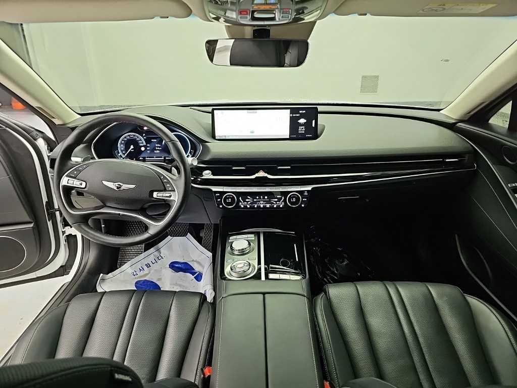 Genesis G80 — photo 07