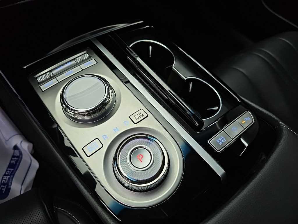 Genesis G80 — photo 08