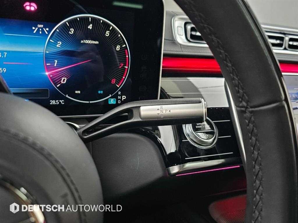 Mercedes-Benz S-Class — photo 09