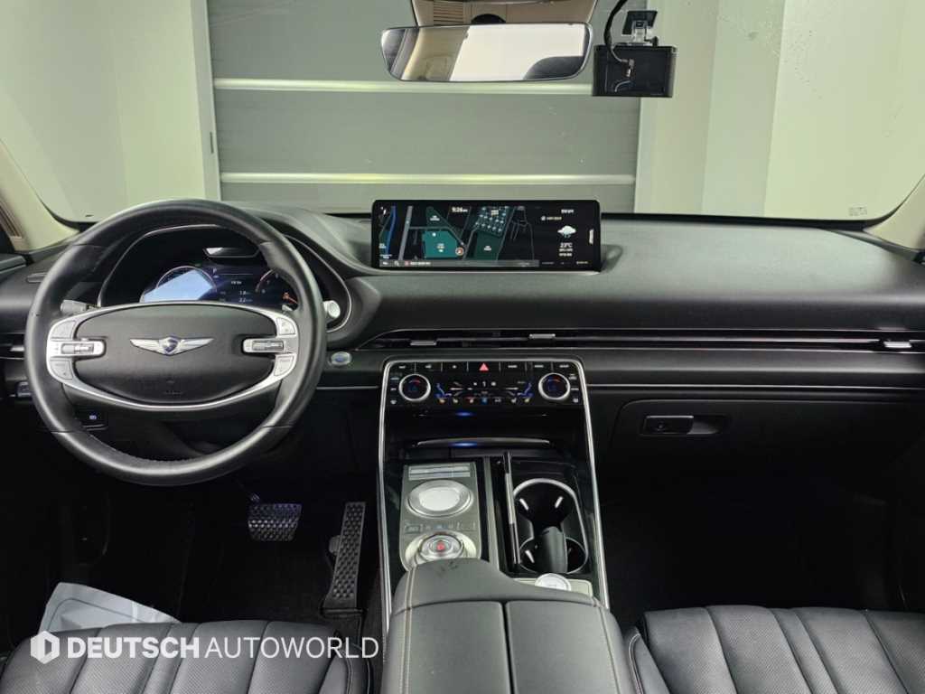 Genesis GV80 — photo 07