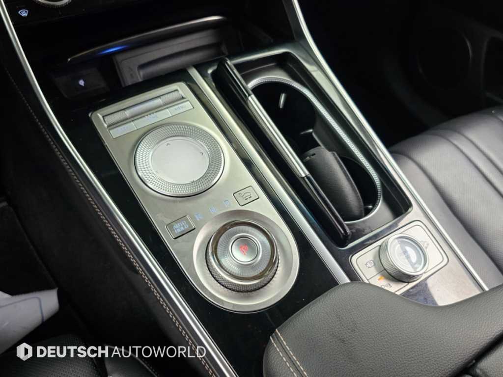 Genesis GV80 — photo 09