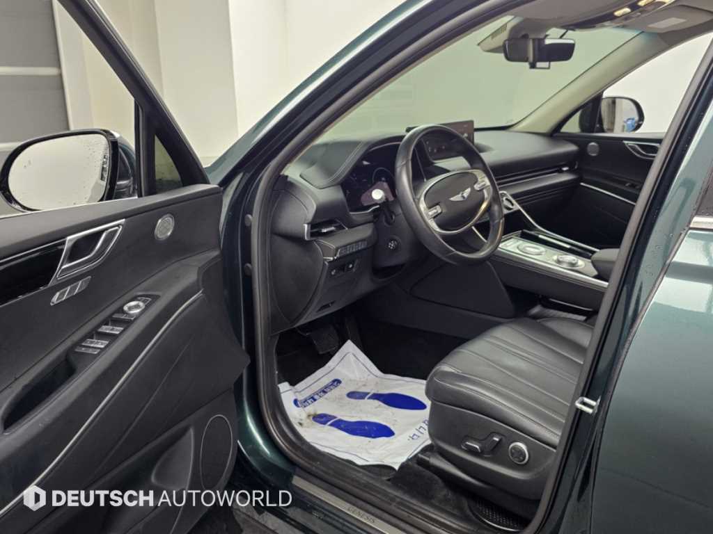 Genesis GV80 — photo 11
