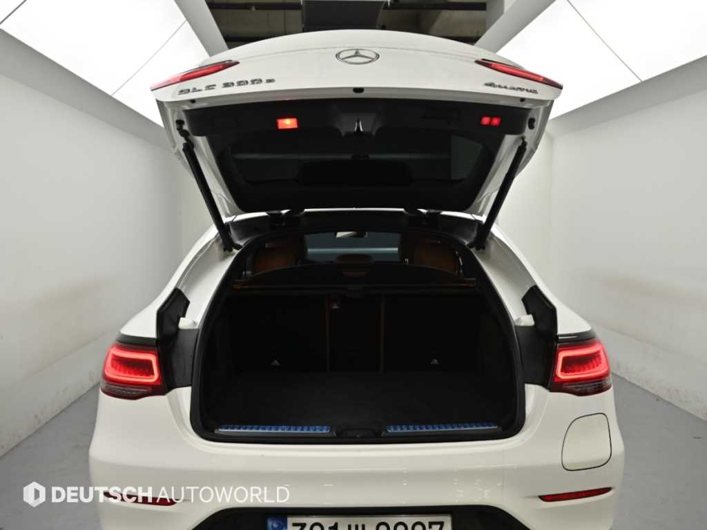 Mercedes-Benz GLC-Class — photo 19