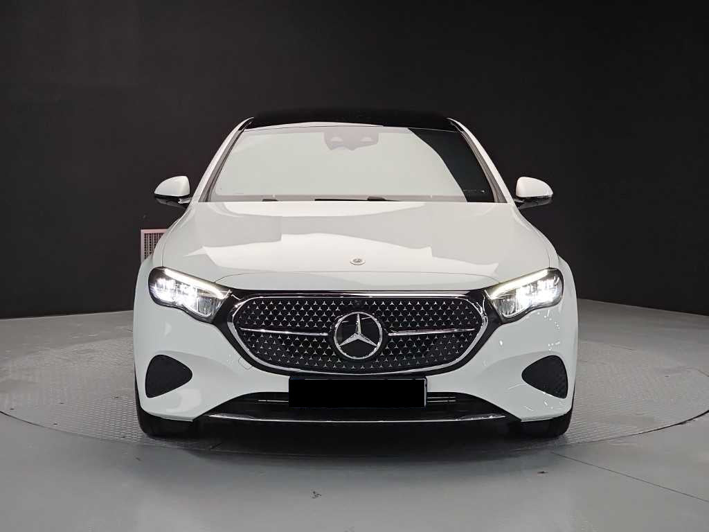 Mercedes-Benz E-Class — photo 02