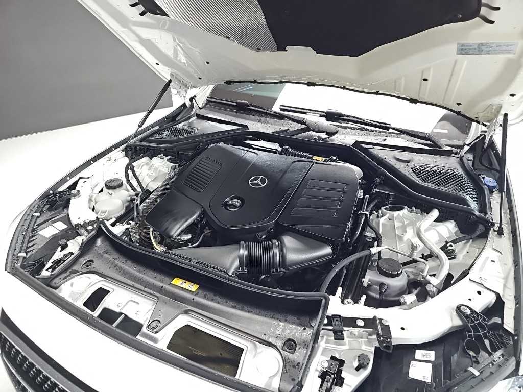 Mercedes-Benz E-Class — photo 05