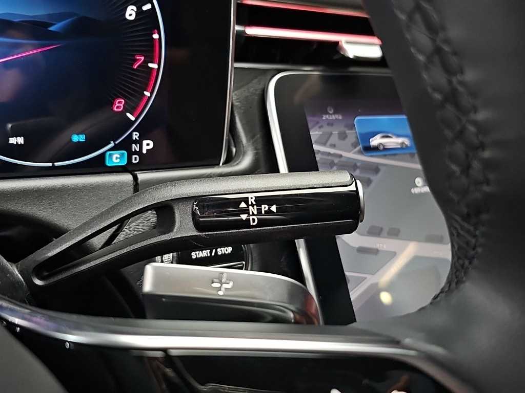 Mercedes-Benz E-Class — photo 08