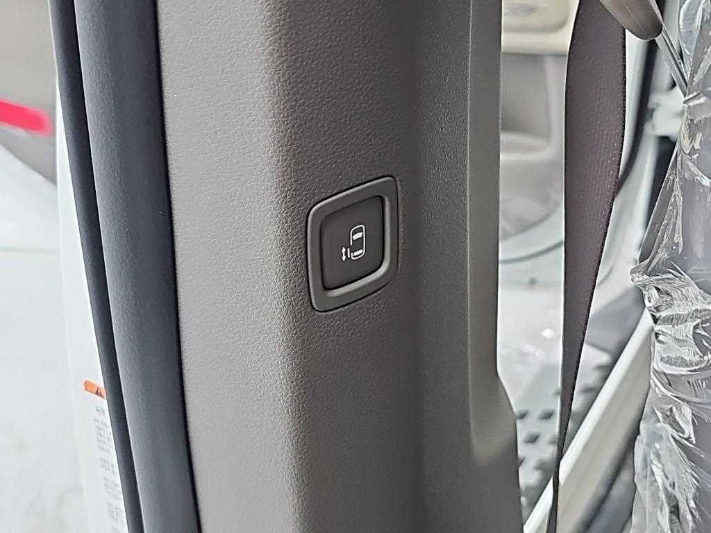 Kia Carnival — photo 16
