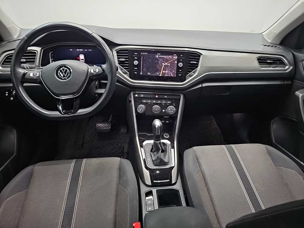 Volkswagen T-Roc — photo 07