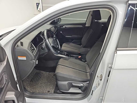 Volkswagen T-Roc — photo 11