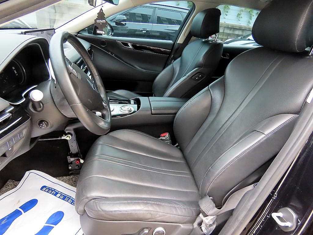Genesis G80 — photo 05