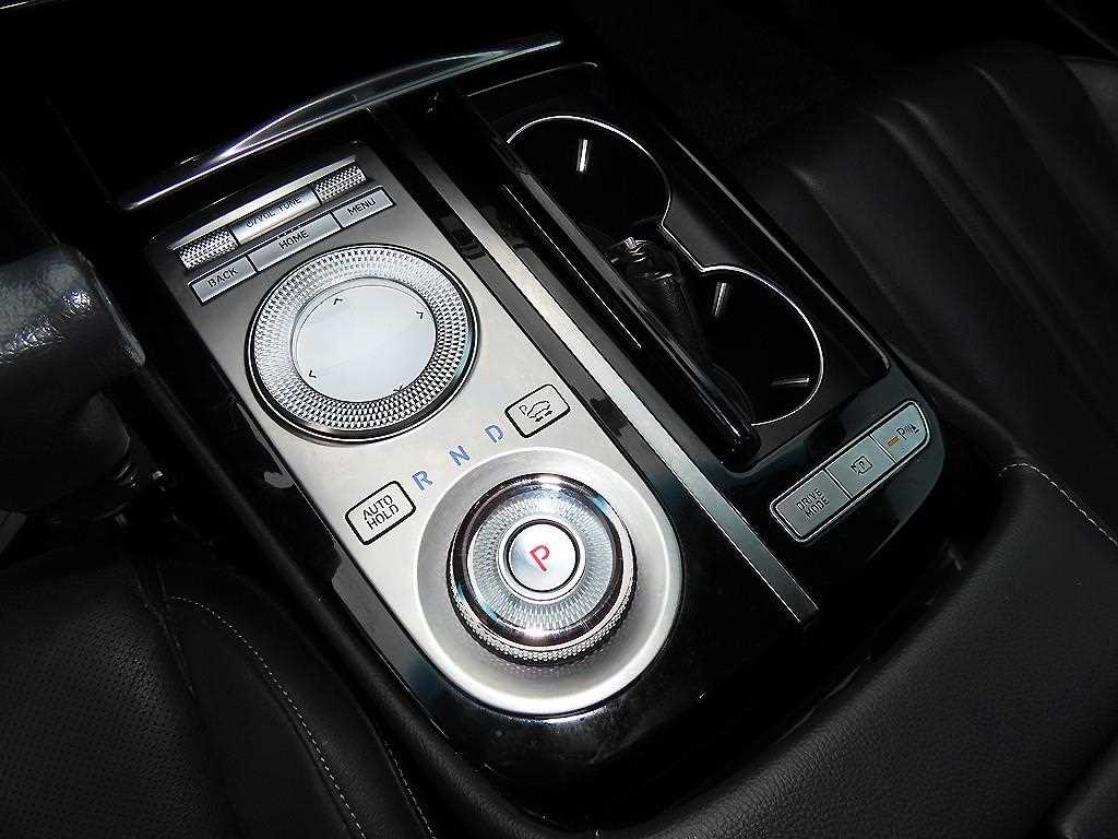 Genesis G80 — photo 10