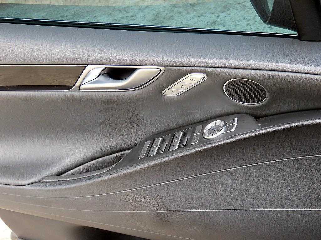 Genesis G80 — photo 11