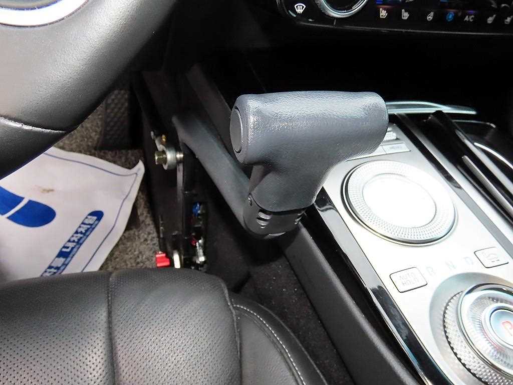 Genesis G80 — photo 15