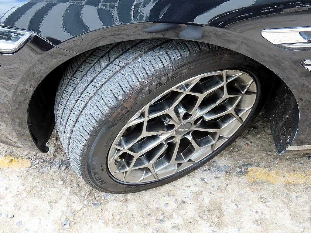 Genesis G80 — photo 20
