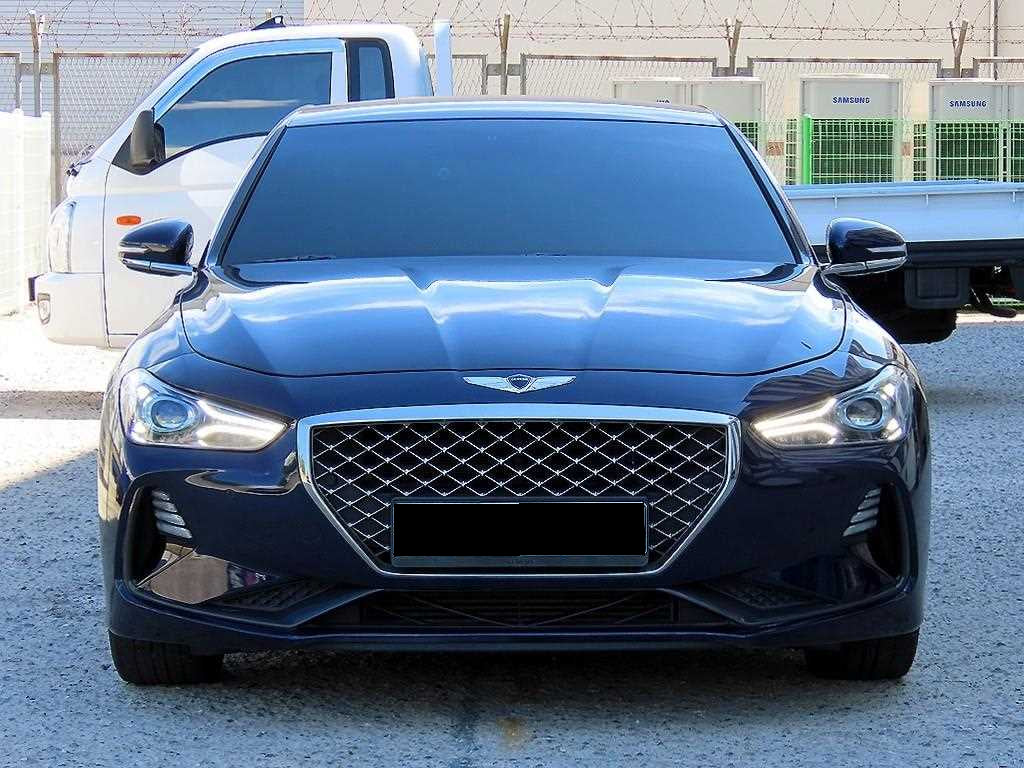 Genesis G70 — photo 01