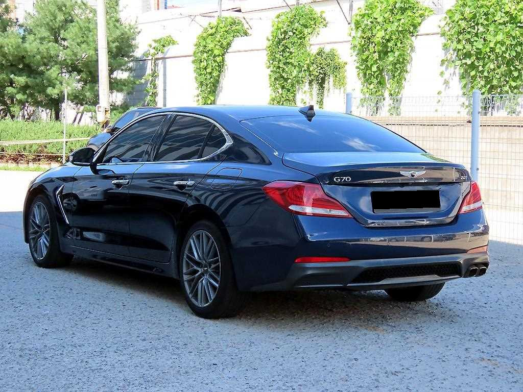 Genesis G70 — photo 03