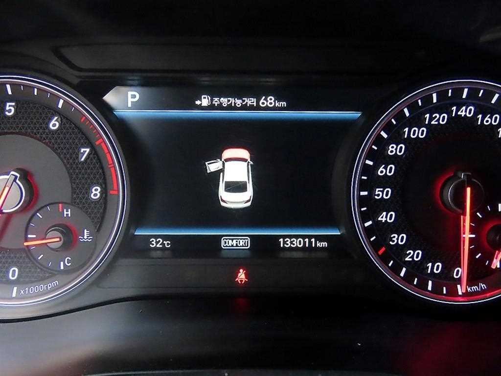 Genesis G70 — photo 08