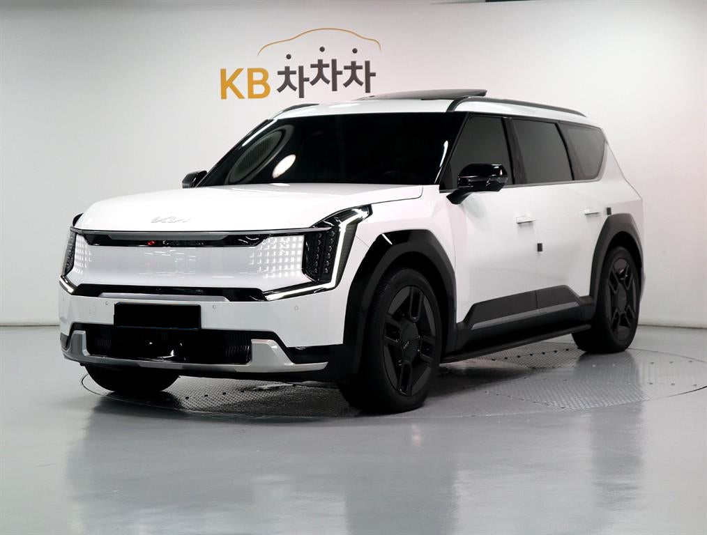 Kia EV9 — photo 01