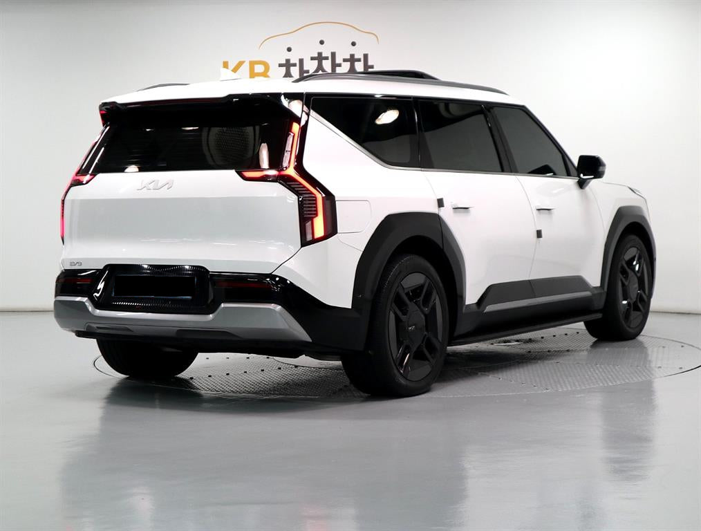 Kia EV9 — photo 03
