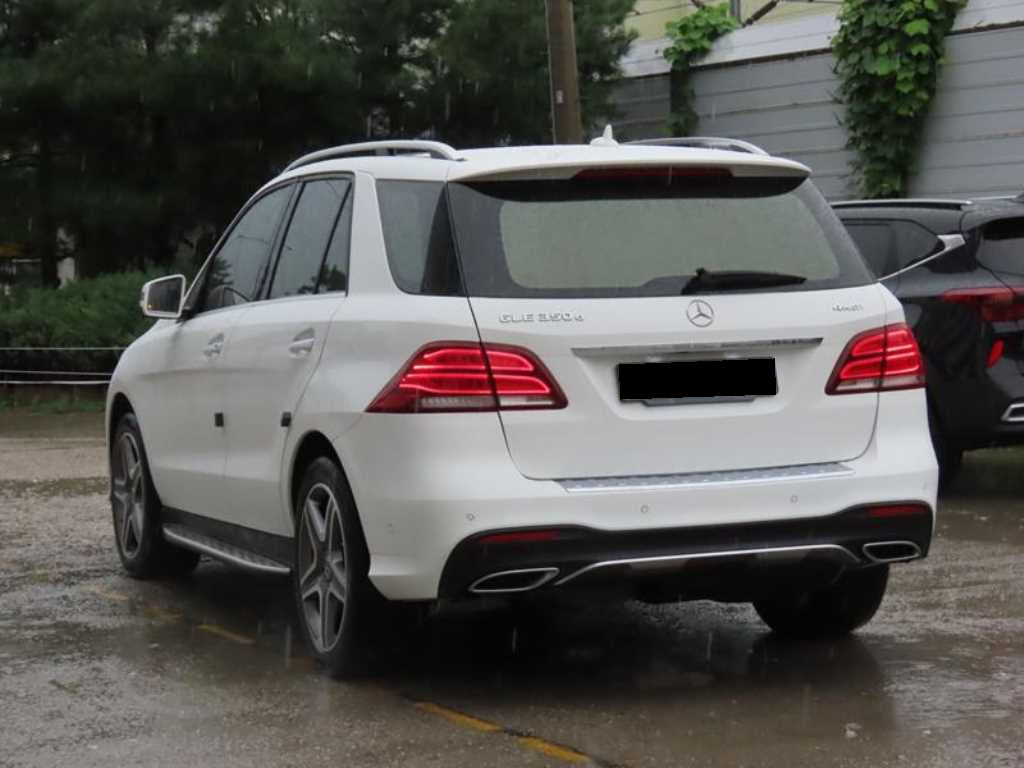 Mercedes-Benz GLE-Class — photo 03
