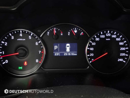 Kia Carens — photo 08