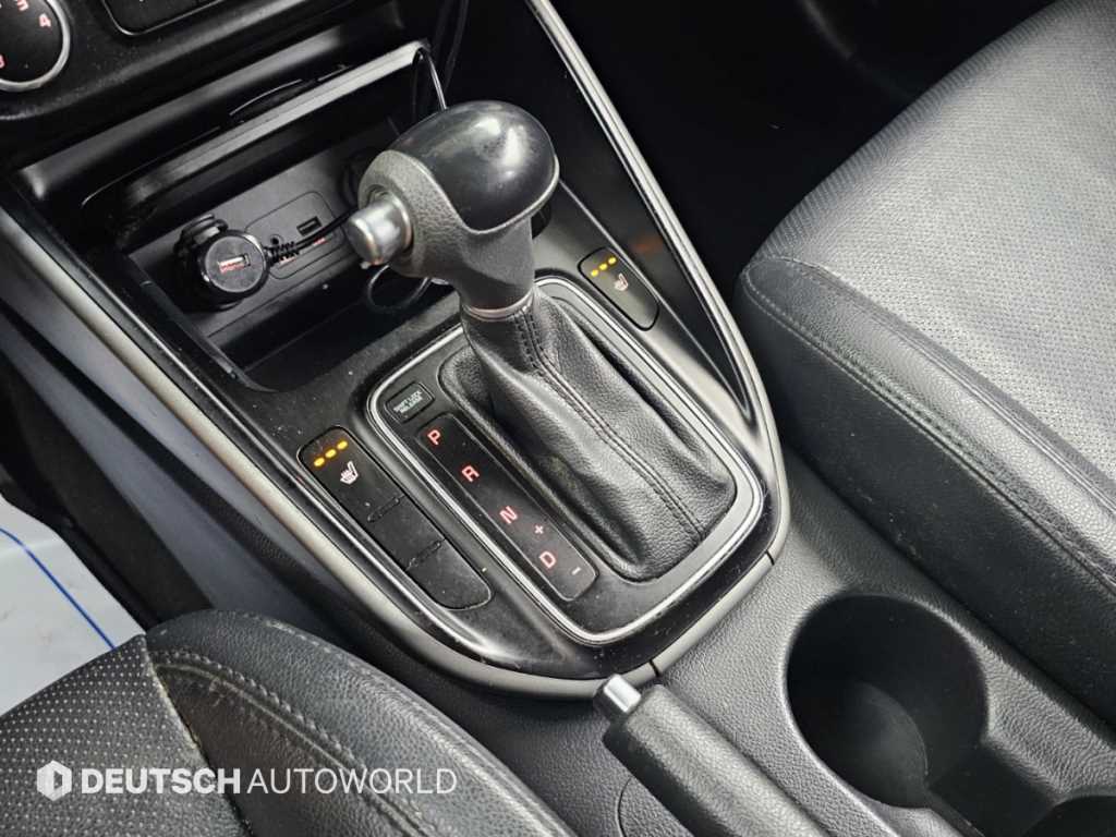 Kia Carens — photo 09