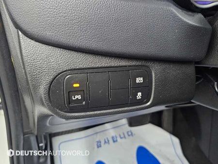 Kia Carens — photo 16