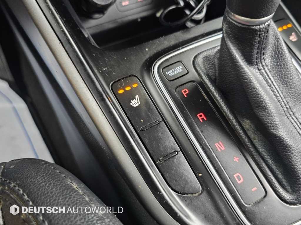 Kia Carens — photo 17