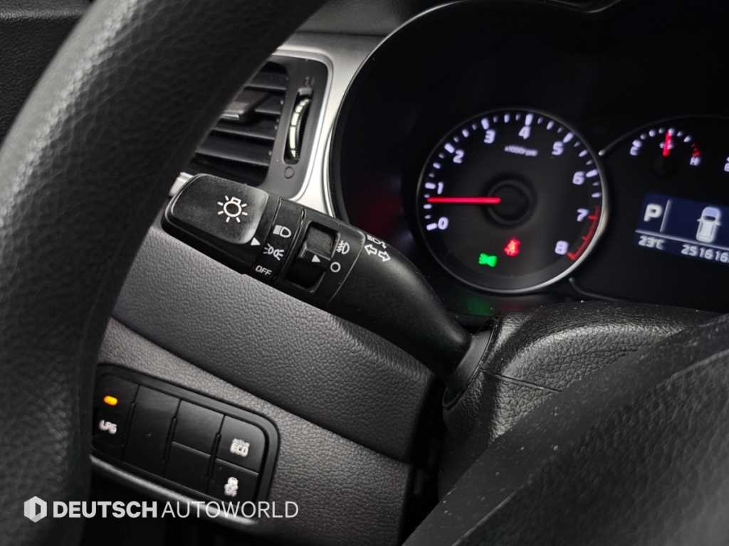 Kia Carens — photo 18