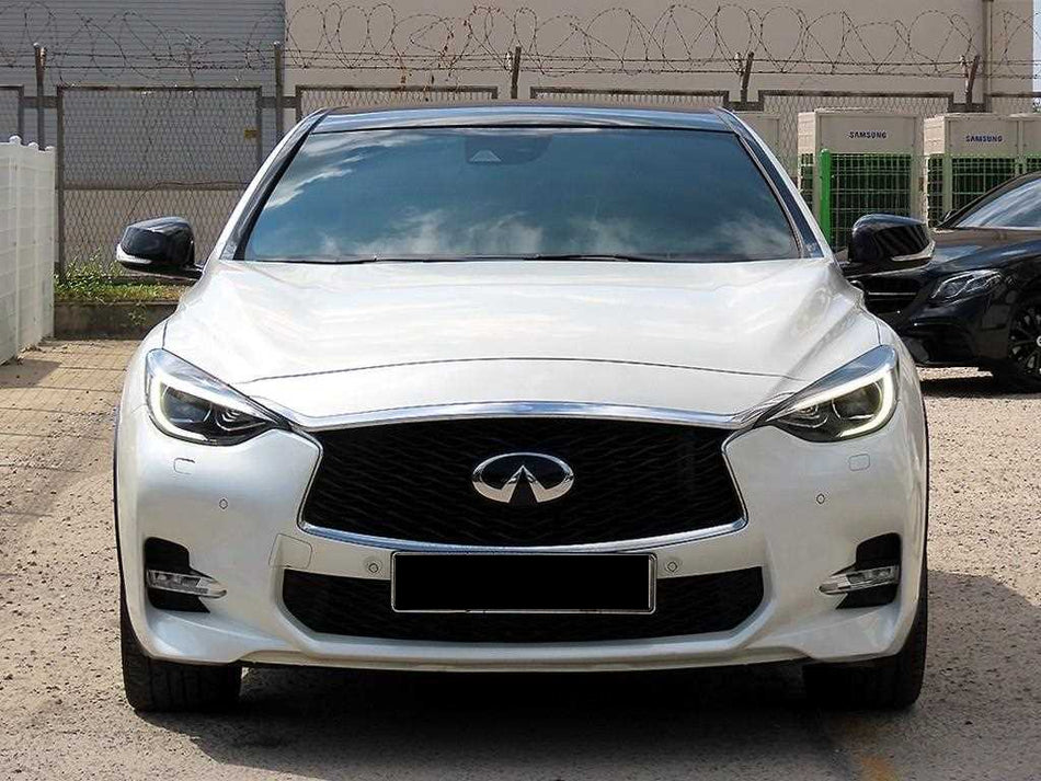 Infiniti Q30 — photo 01