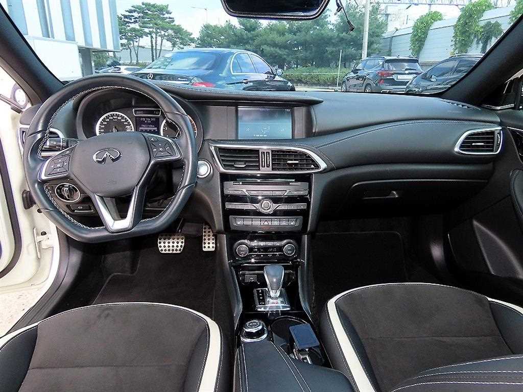 Infiniti Q30 — photo 07