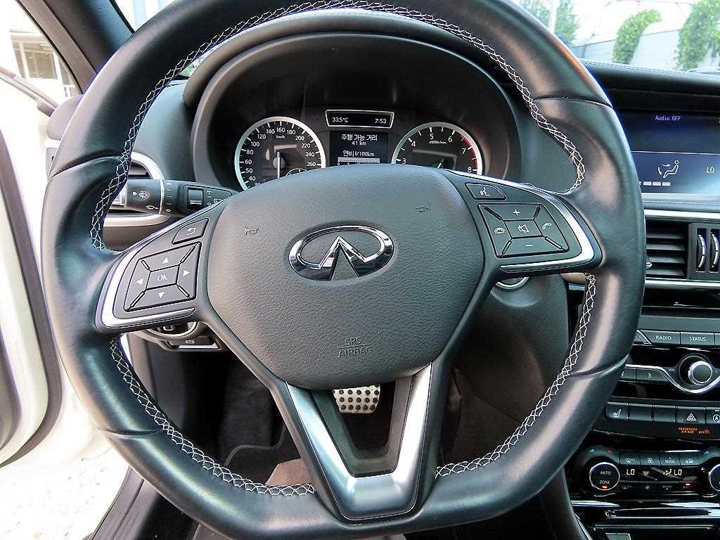 Infiniti Q30 — photo 08