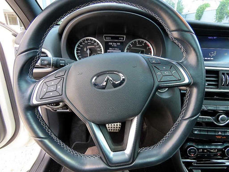 Infiniti Q30 — photo 08