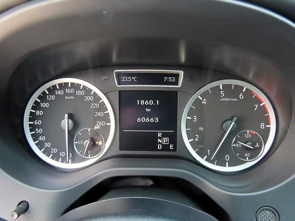 Infiniti Q30 — photo 09