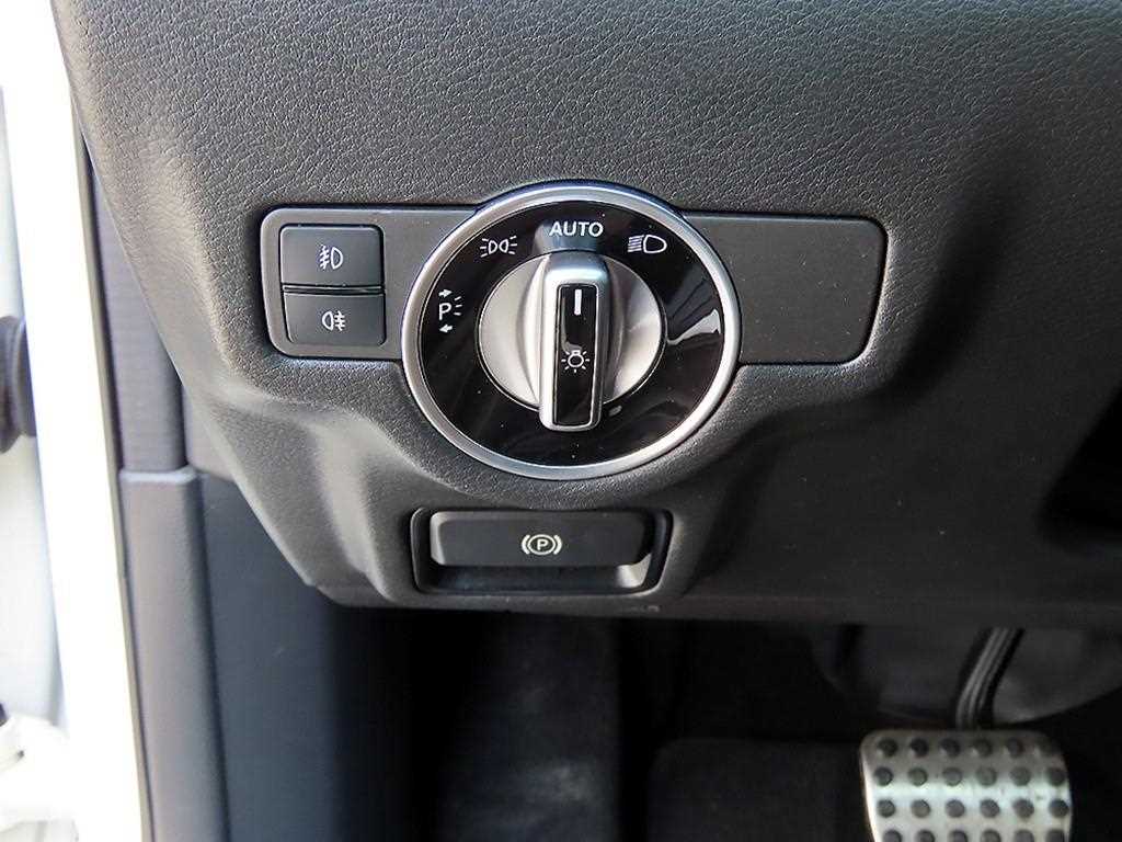 Infiniti Q30 — photo 12