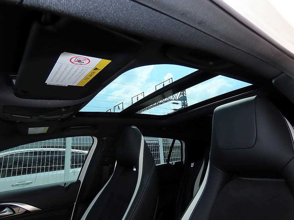 Infiniti Q30 — photo 18