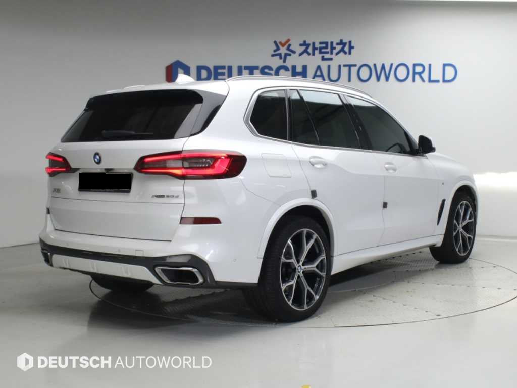 BMW X5 — photo 02