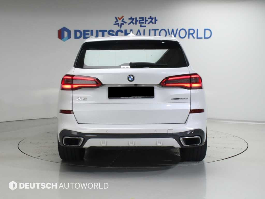 BMW X5 — photo 04