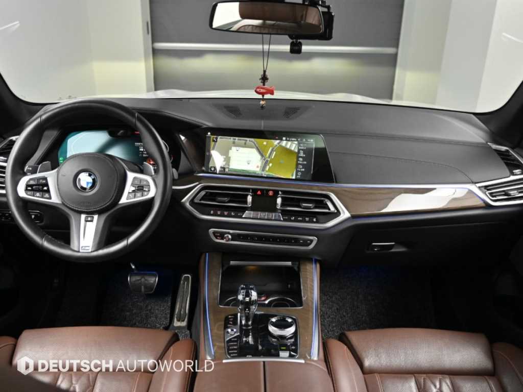 BMW X5 — photo 07