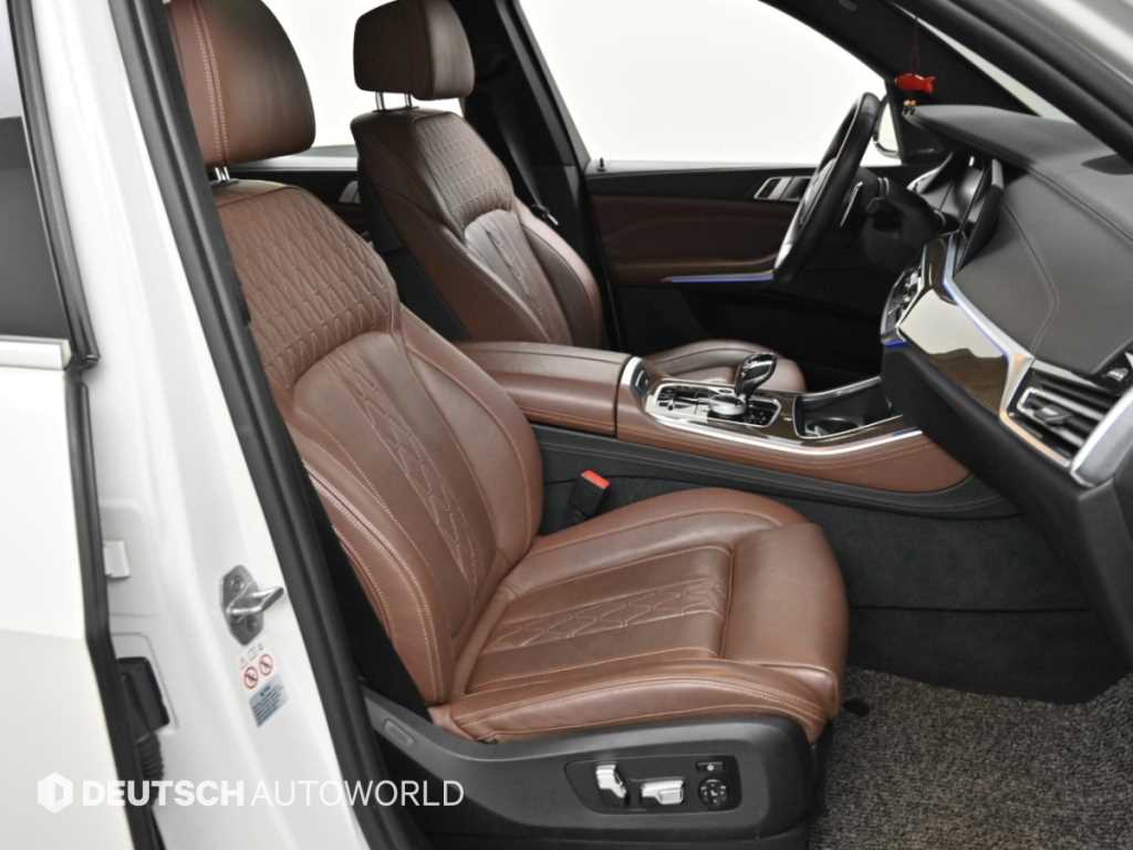BMW X5 — photo 10