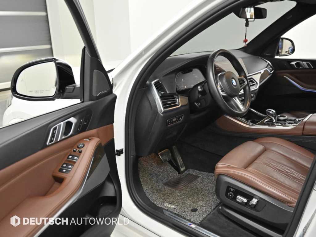 BMW X5 — photo 11