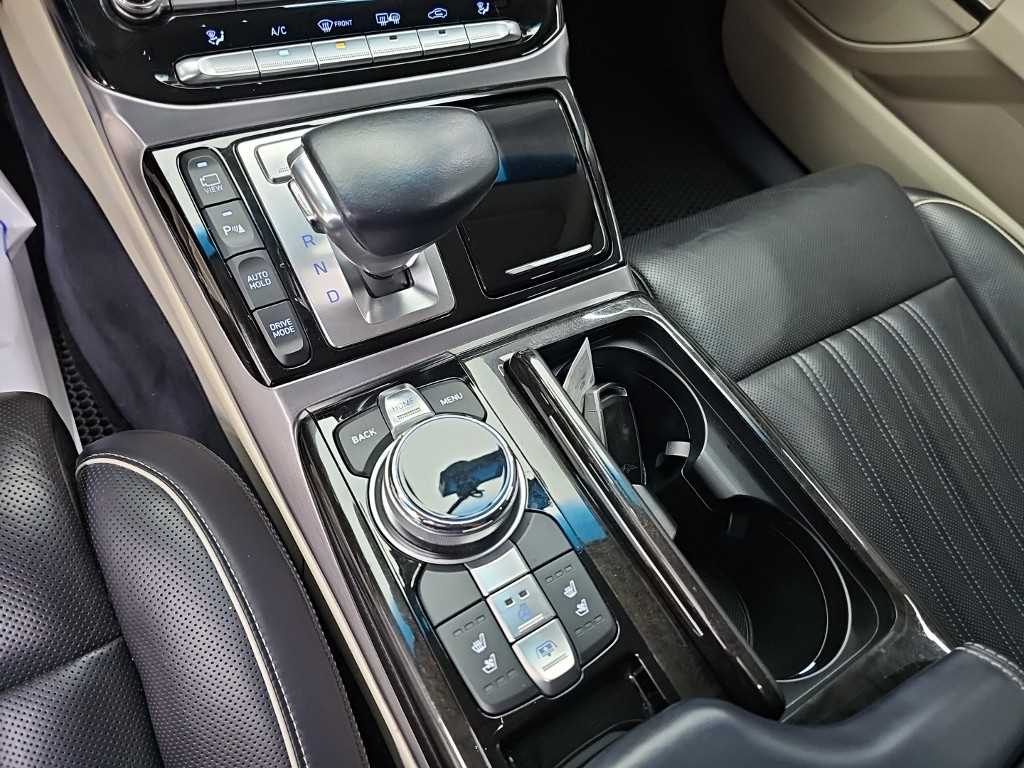 Genesis EQ900 — photo 08