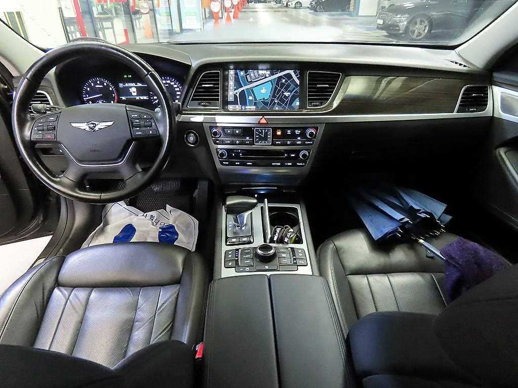 Genesis G80 — photo 10