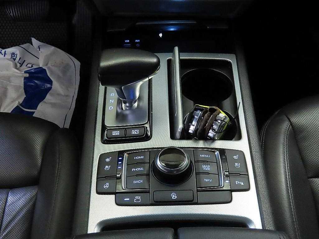 Genesis G80 — photo 12