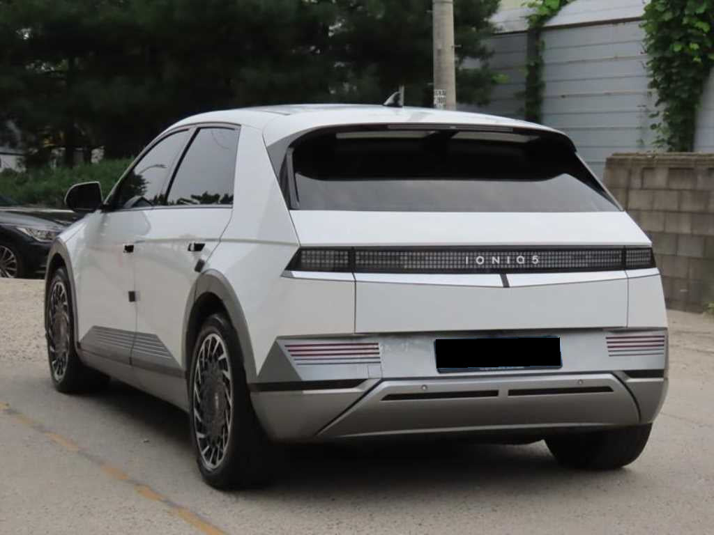 Hyundai Ioniq5 — photo 03