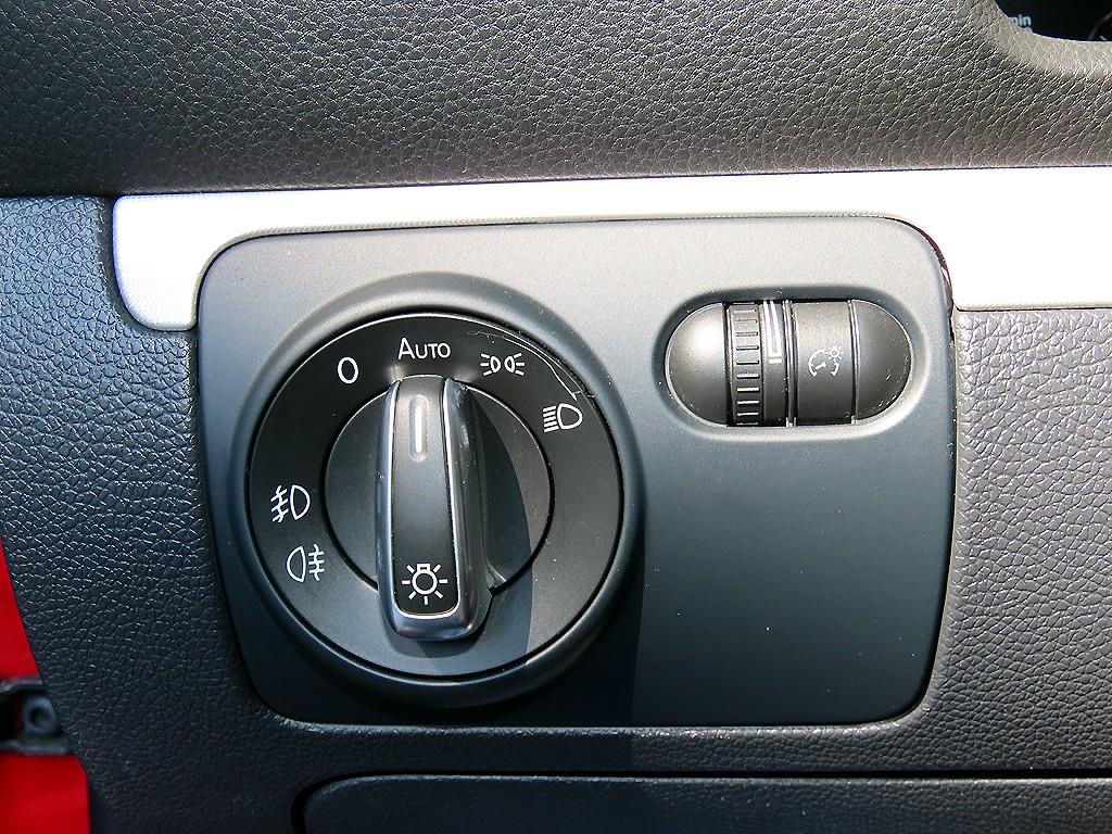 Volkswagen Scirocco — photo 12
