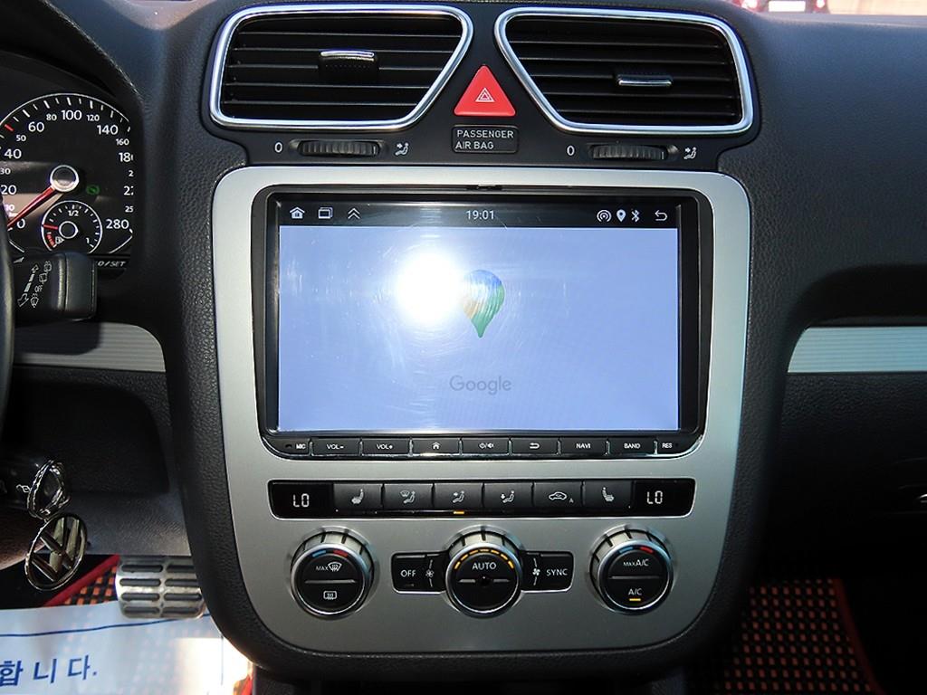 Volkswagen Scirocco — photo 13